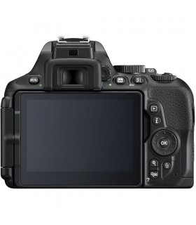 Nikon D5600 + 18-140 VR